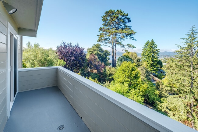 Building Photo - 90 Geldert Dr