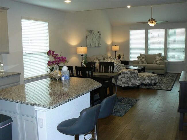 Building Photo - Coming Soon 4BR/2.5BA w/ Fenced Yard + Assigned Parking in Round Rock, TX