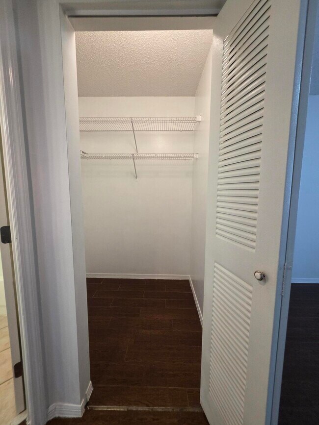 Building Photo - 4175 N Haverhill Rd