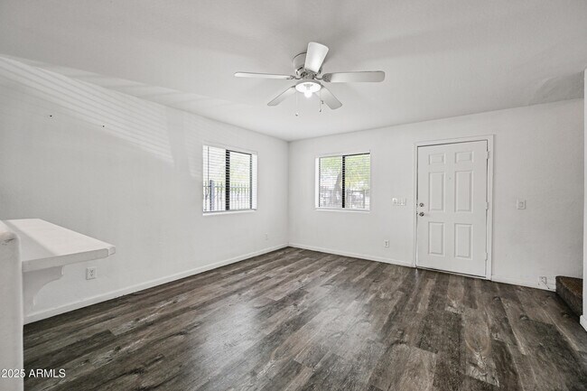 Building Photo - 5010 N 22nd Ave
