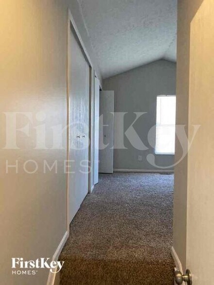 Building Photo - 3012 Ambarwent Rd