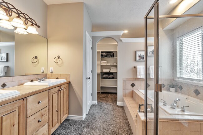 Building Photo - 1306 E 5250 S