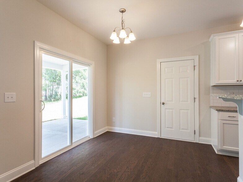 Building Photo - 409 Forest Glen Dr
