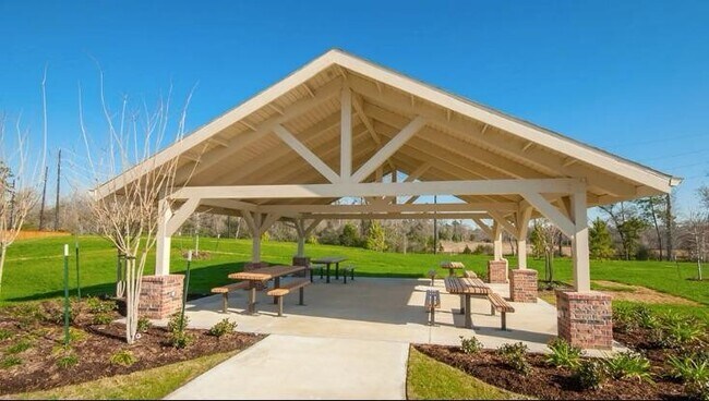 Building Photo - 24207 Oakdale Hls