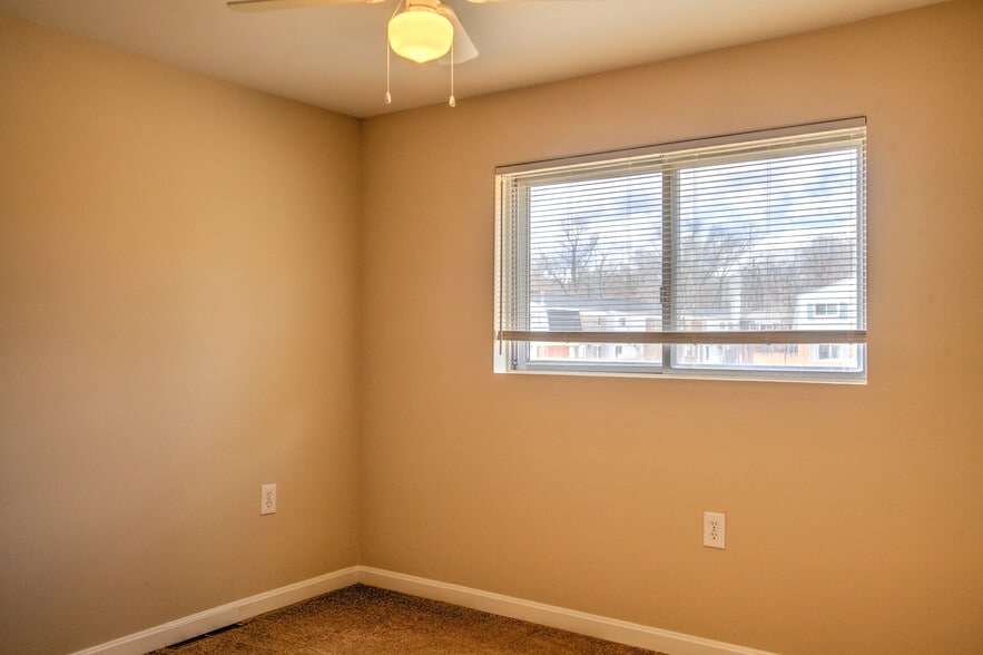 Building Photo - 231 Melrose Ct