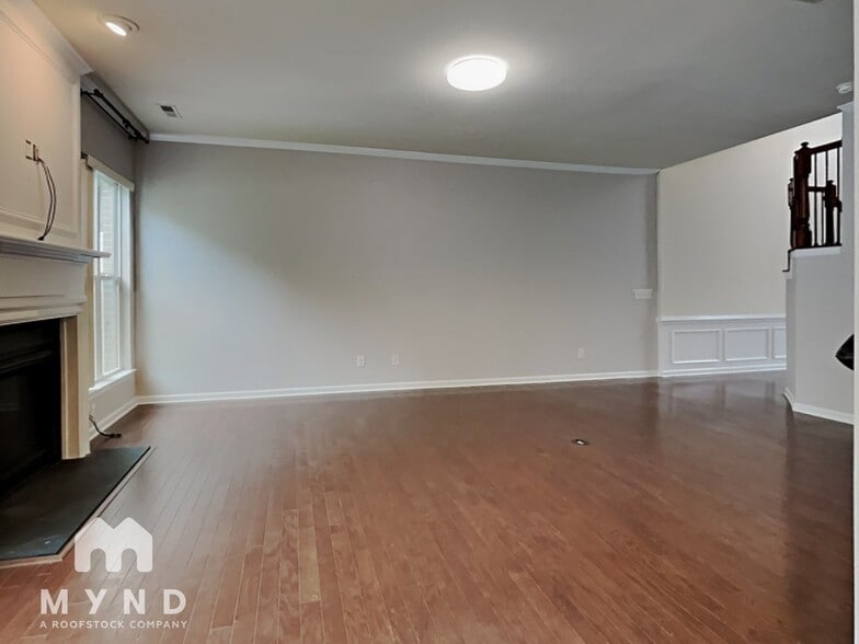 Building Photo - 15612 Canmore Street