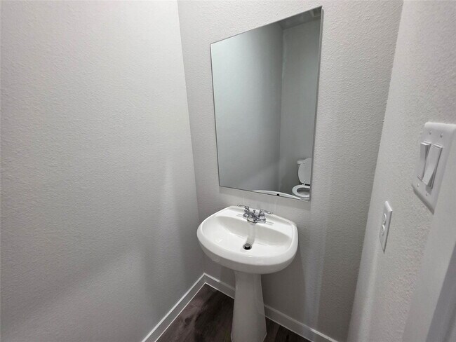 Building Photo - 7878 Alset Dr