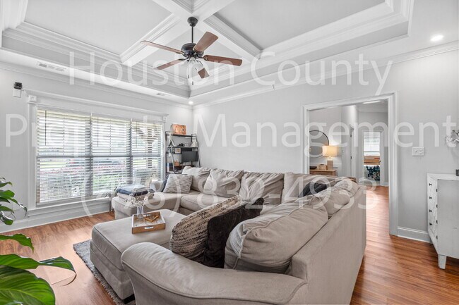 Building Photo - "Charming 3-Bedroom Home with 2 Full Baths...
