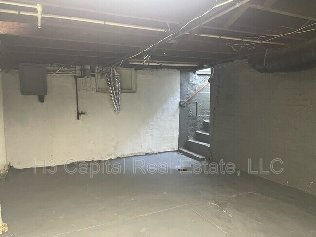 Building Photo - 205 S 16th St