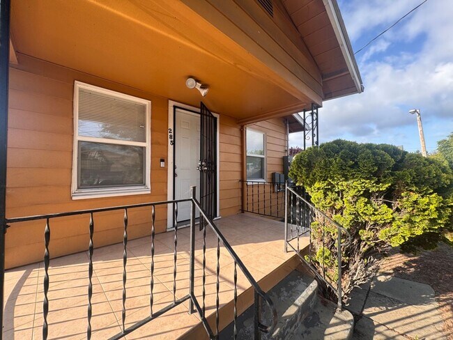 Building Photo - 285-289 Sunset Boulevard