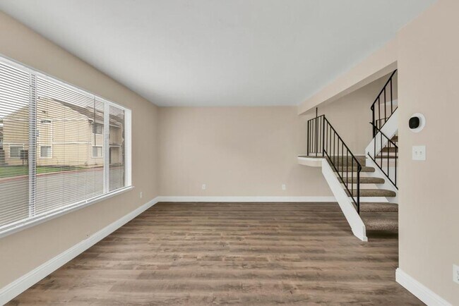 Building Photo - 4082 Weymouth Ln