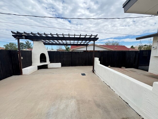 Building Photo - HOME FOR RENT IN ANTHONY TEXAS