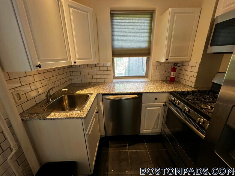 Primary Photo - 31 Queensberry St