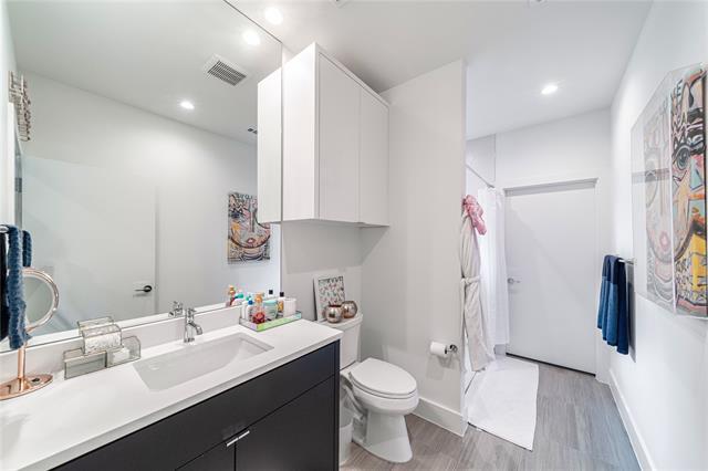 Building Photo - 9753 Mixon Dr