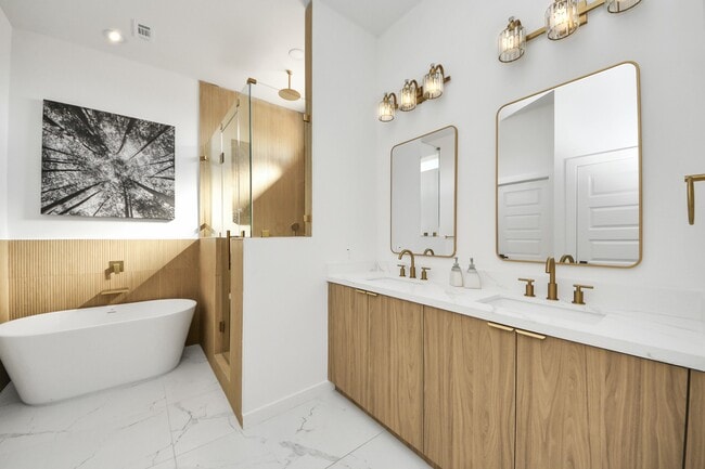 Building Photo - 1216 D E 34th St