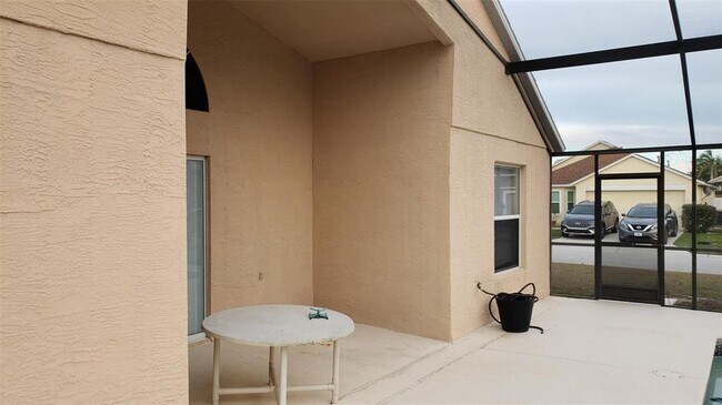 Building Photo - 636 Majesty Dr