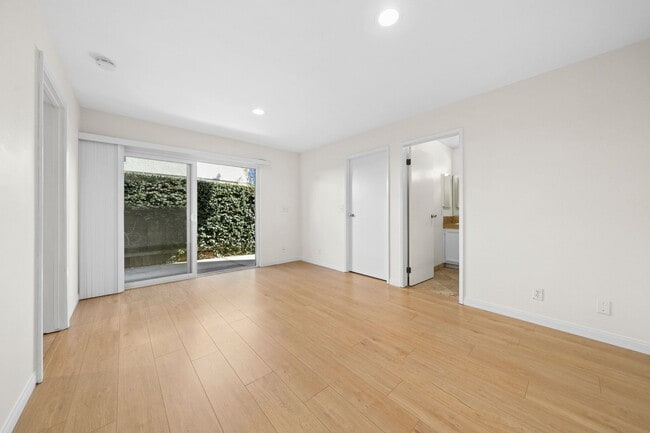 Building Photo - 221 Cabrillo St