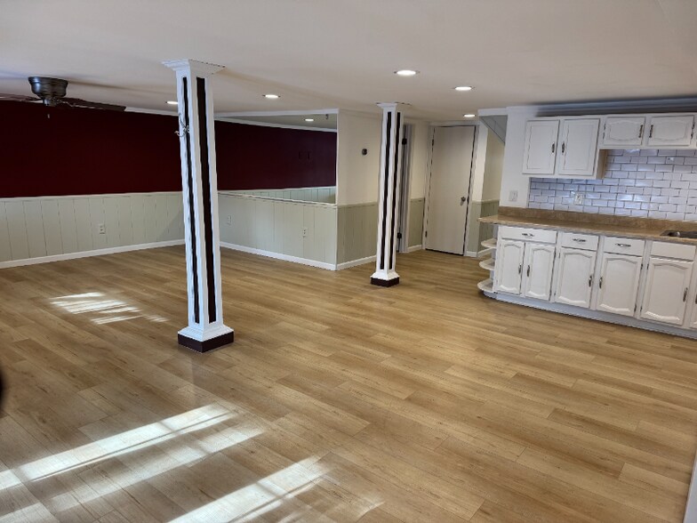 Building Photo - 1583 Highland Park Dr