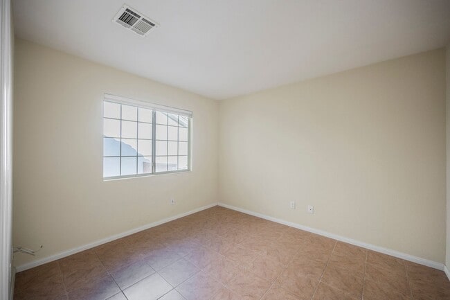 Building Photo - Summerlin - Single Story Townhome -
