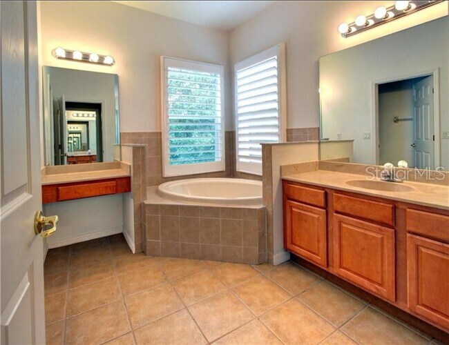 Building Photo - 18020 Maui Isle Dr