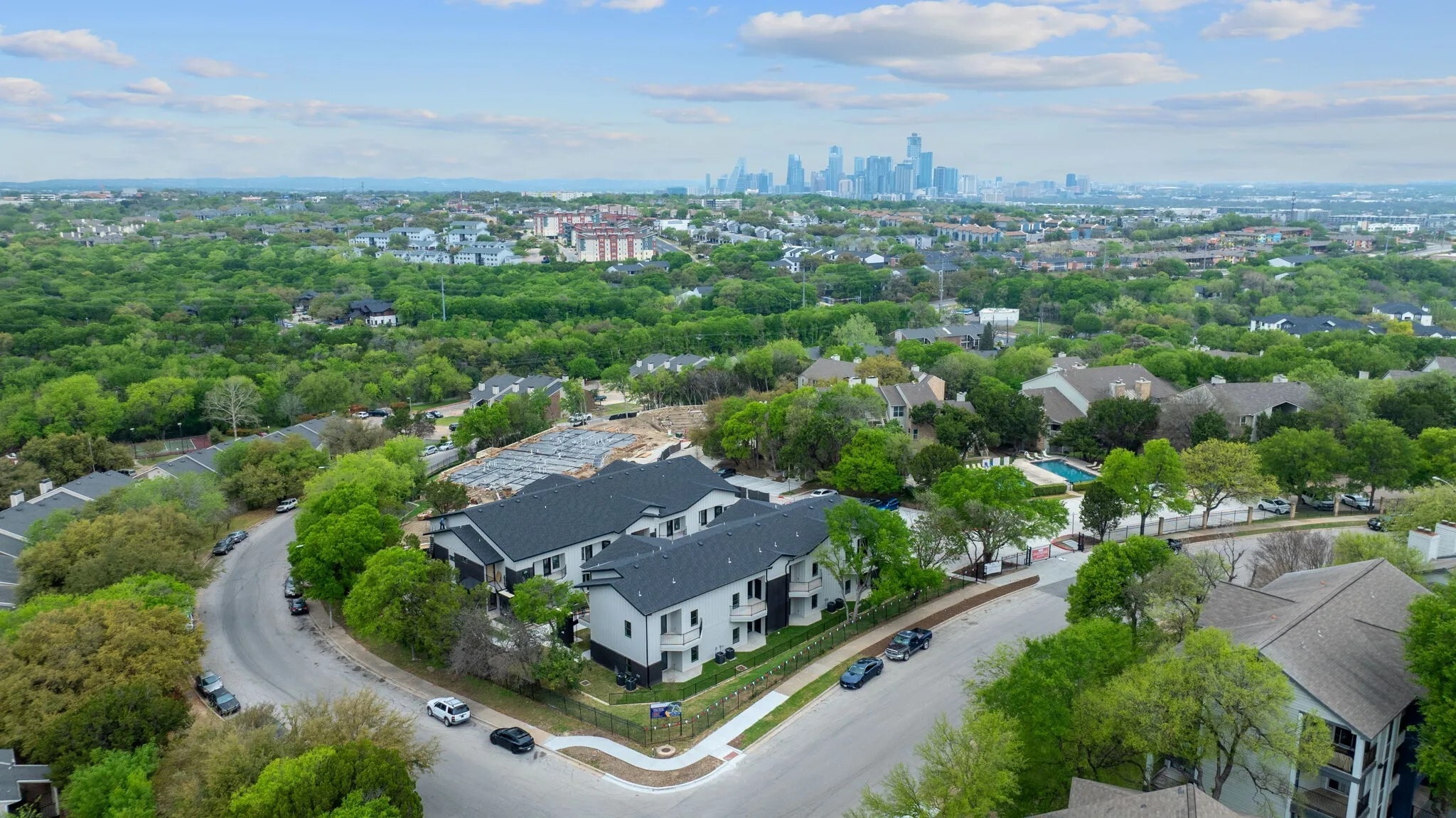 Building Photo - 2450 Wickersham Ln