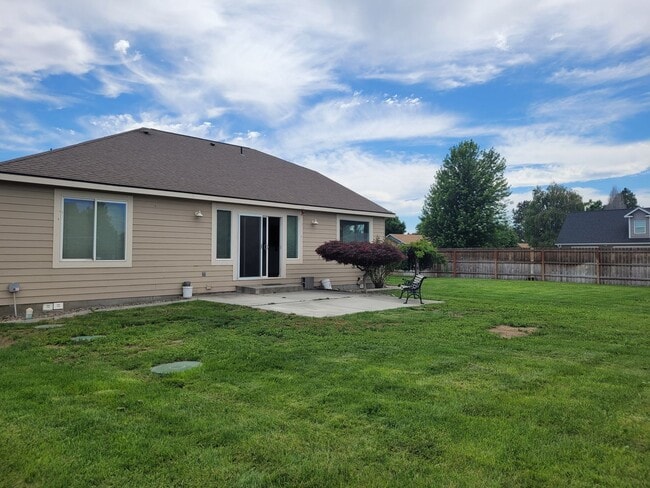 Building Photo - Sandcastle Estates Home - Pet friendly