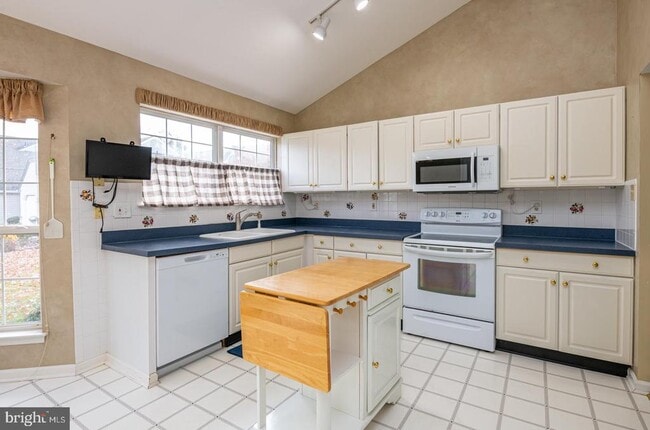 Building Photo - 193 Hawthorne Ct