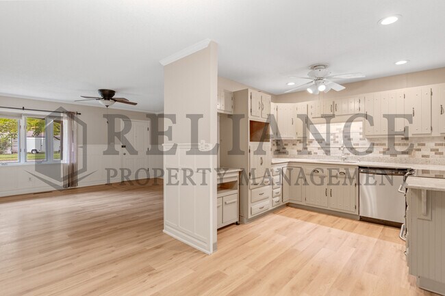 Building Photo - 913 N Wilbur Ln