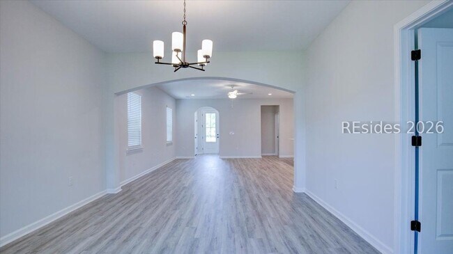 Building Photo - 179 Garden Row Dr N