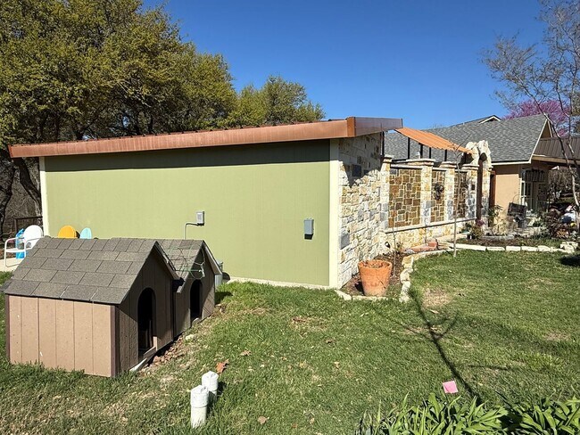 Building Photo - 2403 Bottoms East Rd