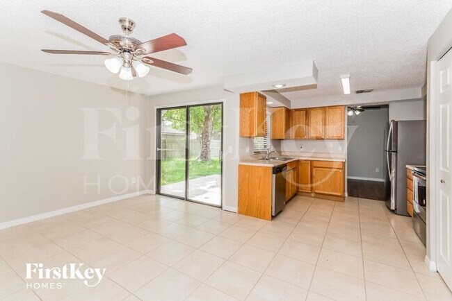 Building Photo - 11073 Steeding Horse Dr