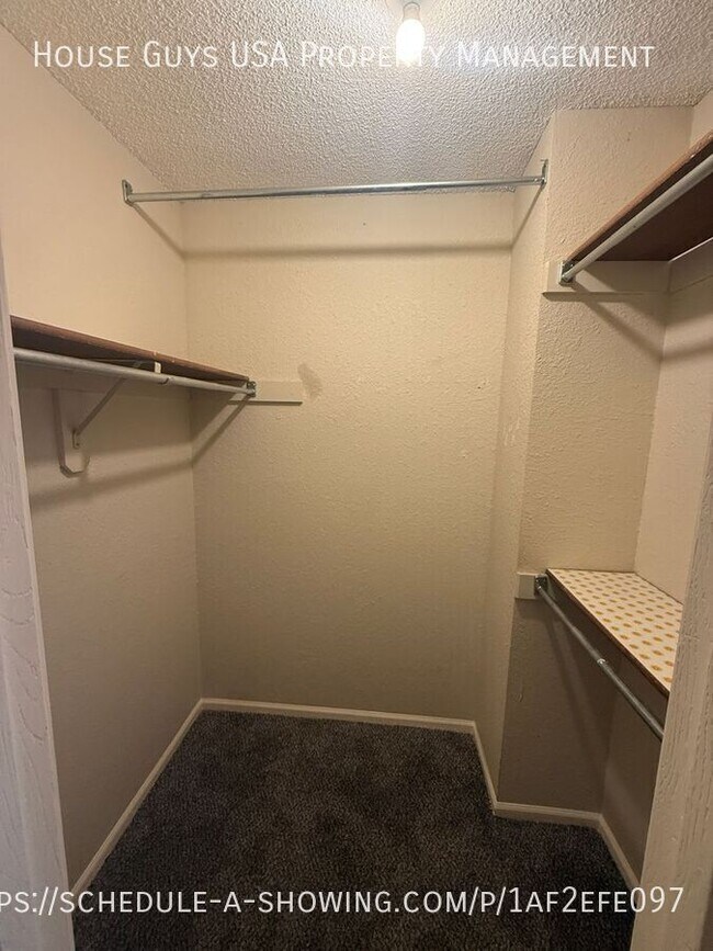 Building Photo - 710 SW 37 St