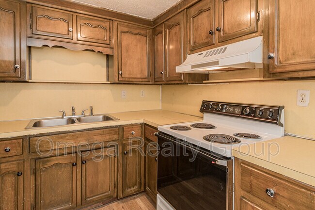 Building Photo - 3312 Warringwood Dr