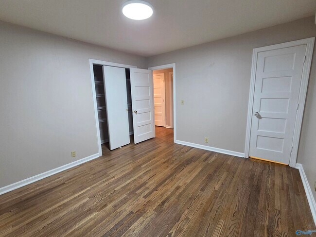 Building Photo - 907 Fagan Springs Dr SE