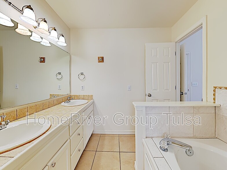 Building Photo - 20952 E 36th Pl S