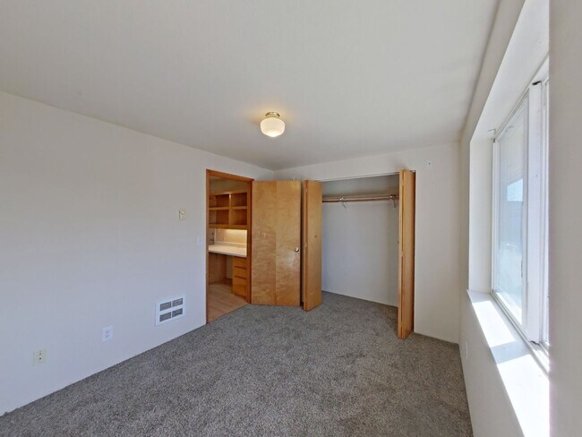 Building Photo - 1615 Ferry Alley
