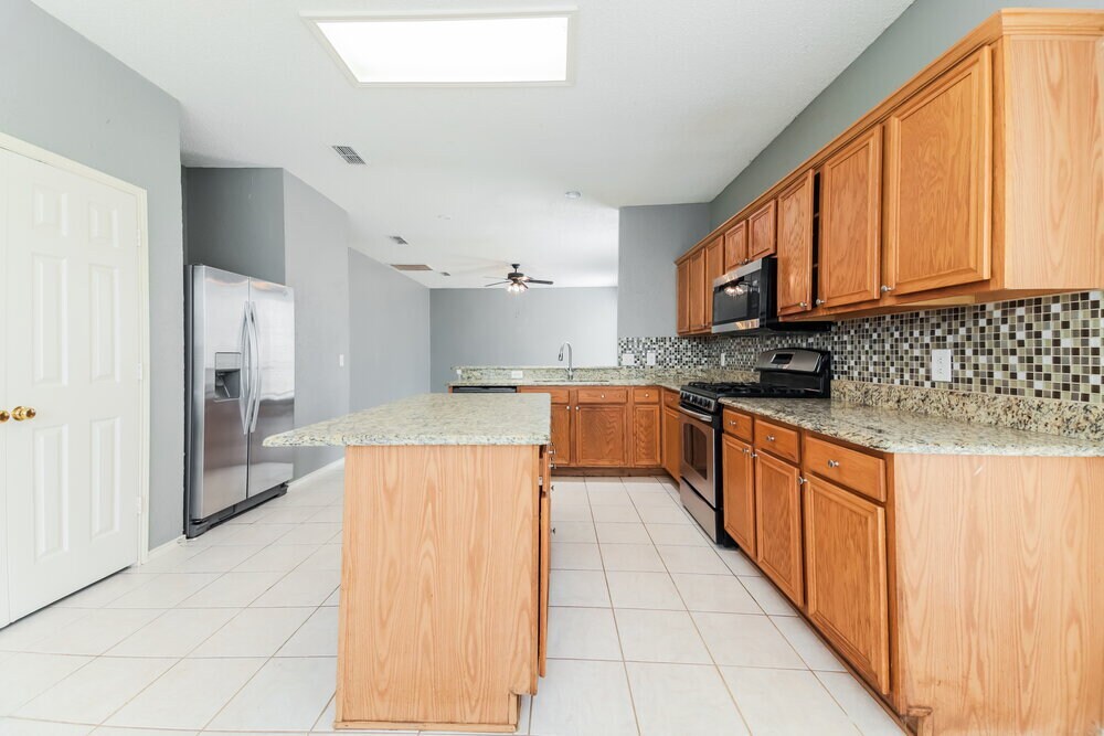Building Photo - 774 Poplar Ct
