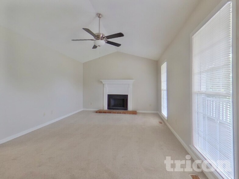 Building Photo - 178 Nicole Dr