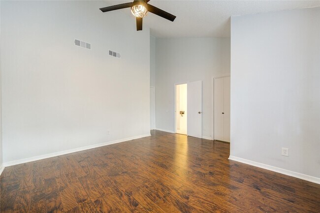 Building Photo - 7965 Kendalia Dr