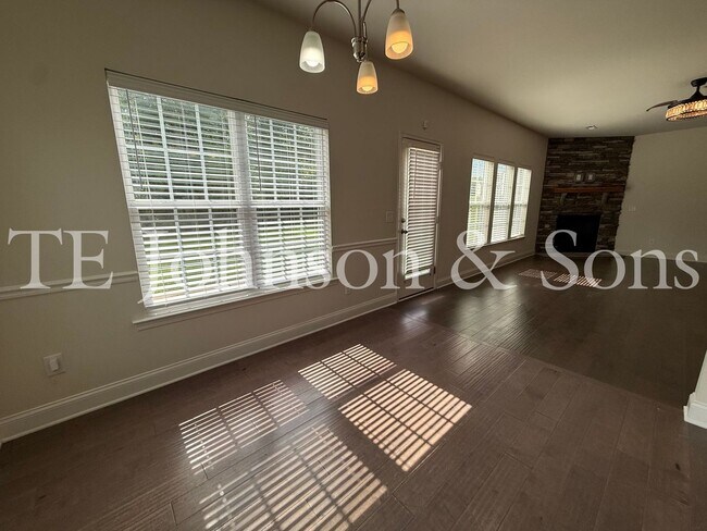 Building Photo - 2925 Grassy Knoll Cir
