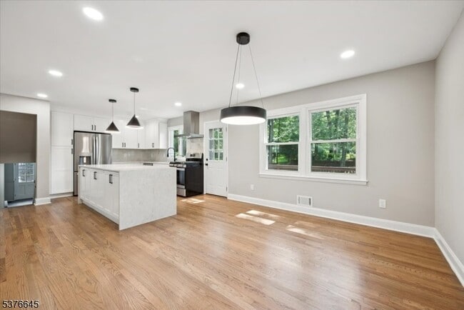 Building Photo - 19 Braidburn Way