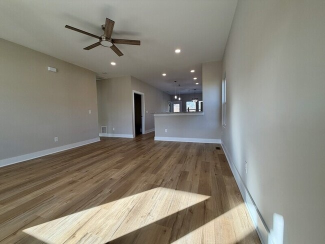 Building Photo - 75 Woodsdale Pl SE