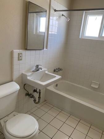 Building Photo - 249 Pamela Ave