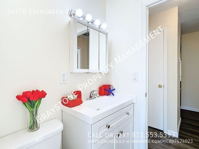 Building Photo - 34758 Evergreen Way
