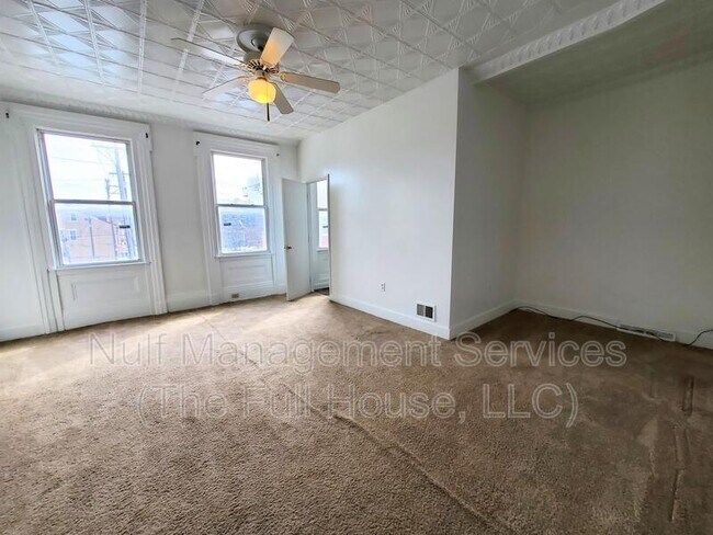 Building Photo - 1643 Fifth Ave