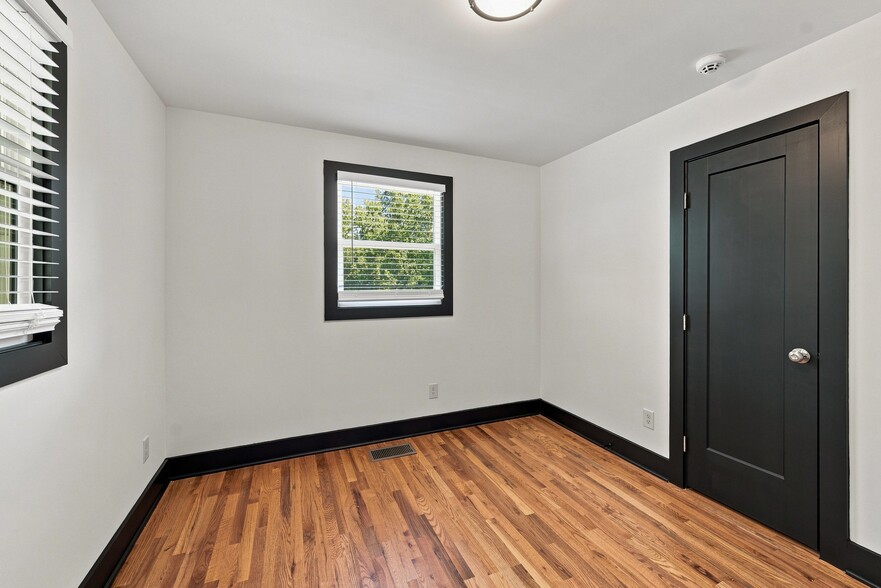 Building Photo - 625 Maclaurin Ct