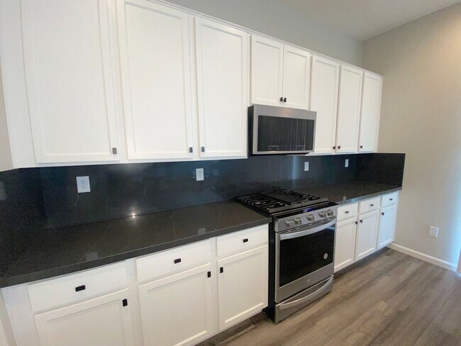 Building Photo - Built 2022 Sparks Spanish Springs 4+ Bedro...
