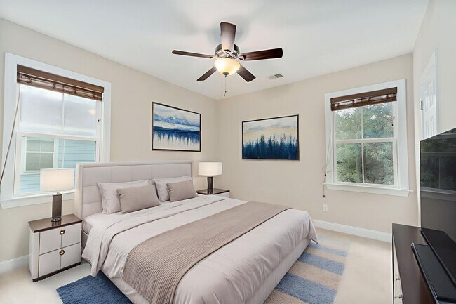 Building Photo - Stylish Park-Circle Home with Modern Upgra...