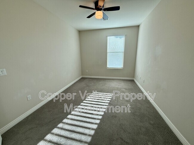 Building Photo - 2425 W Bronco Butte Trl