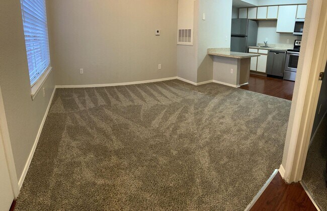 Building Photo - AVAILABLE ON JULY 1ST. BEAUTIFUL 1/1 CONDO...